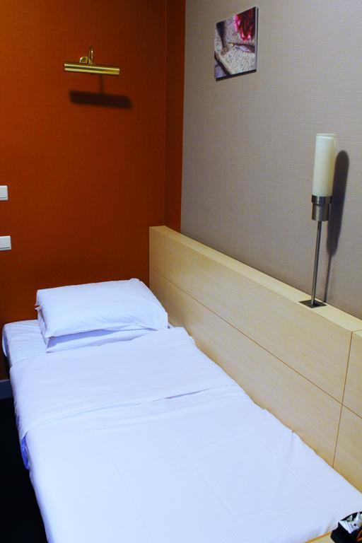 Story' Inn Brussels Room photo